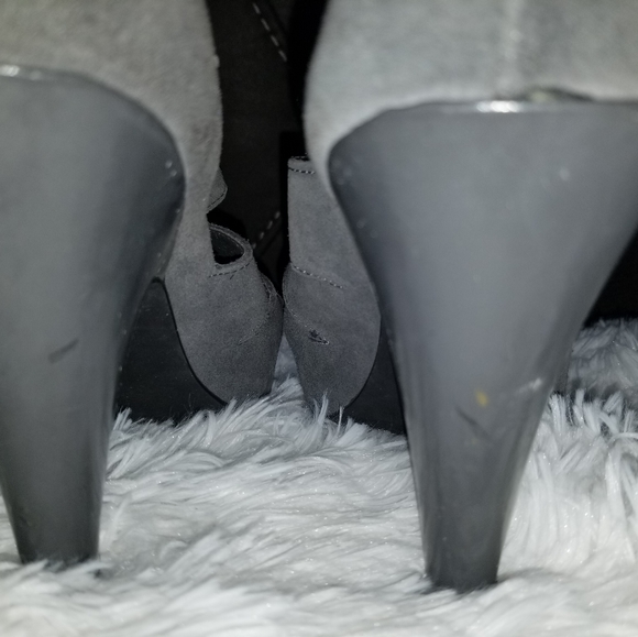 Shoes - Picture 3 of 3